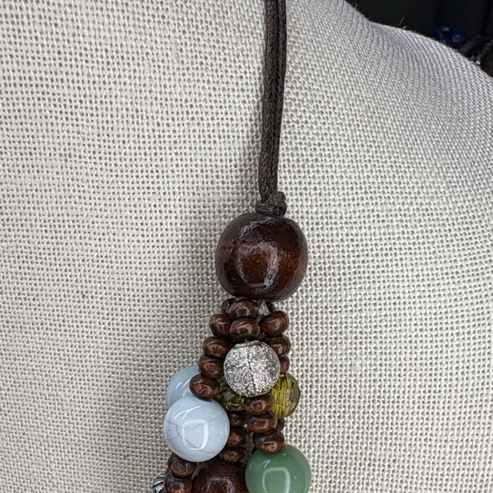 Chic Multistrand Beaded Necklace - Picture 5 of 7